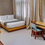 Crown Regency Courtyard Resort
