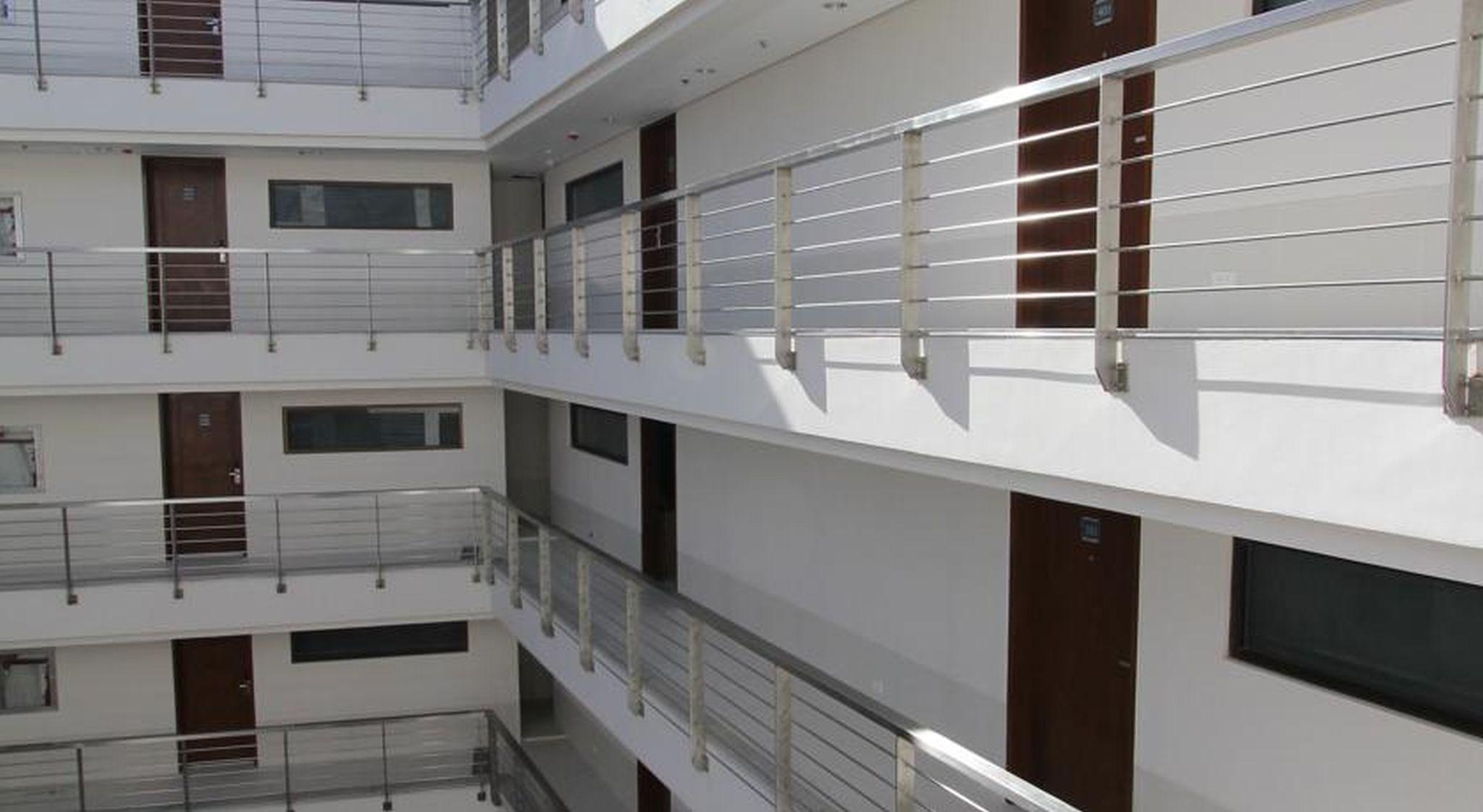 Crown Regency Courtyard 3*