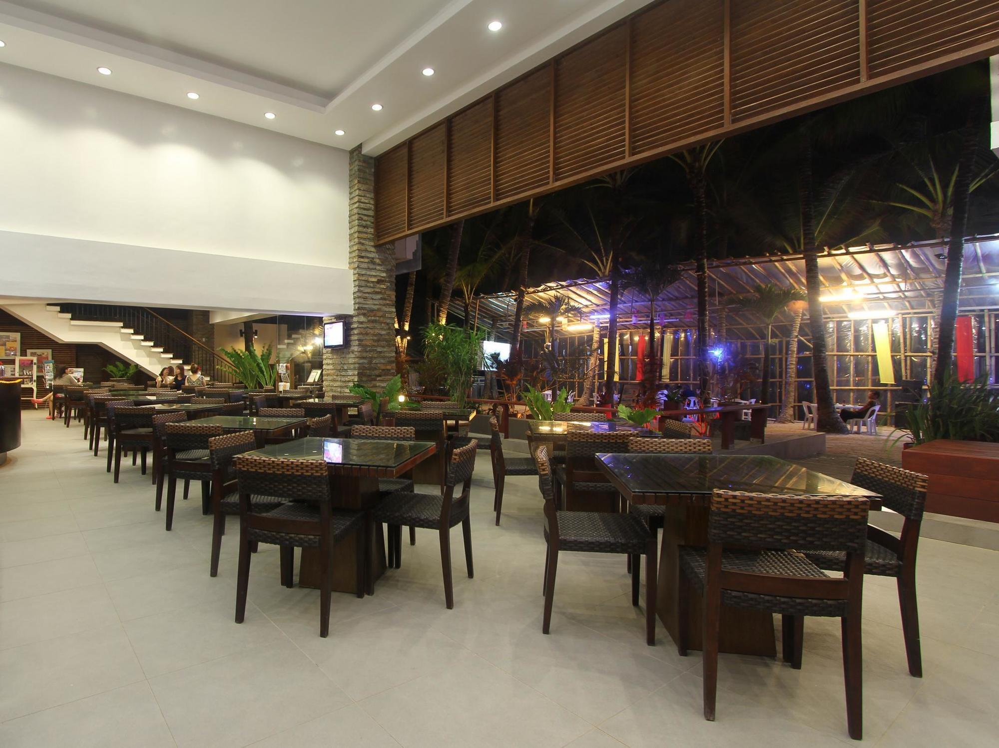 Crown Regency Courtyard 3*