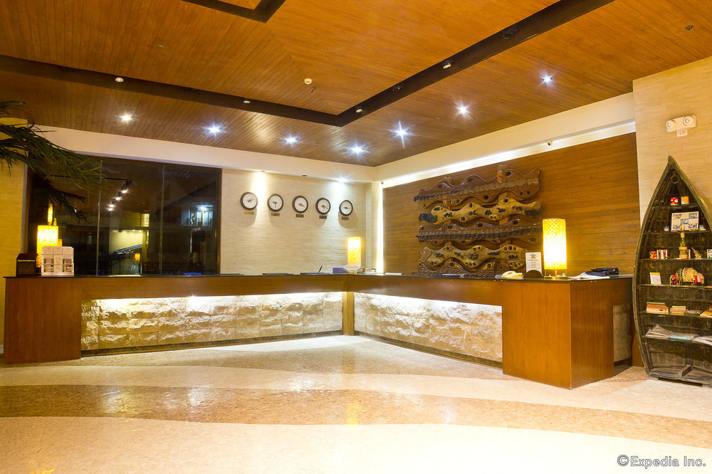 Resort Crown Regency Courtyard