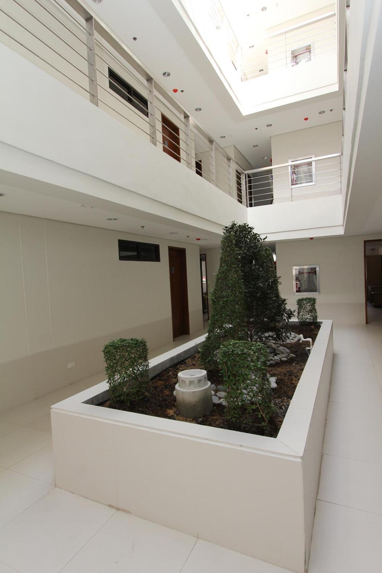 Crown Regency Courtyard 3*