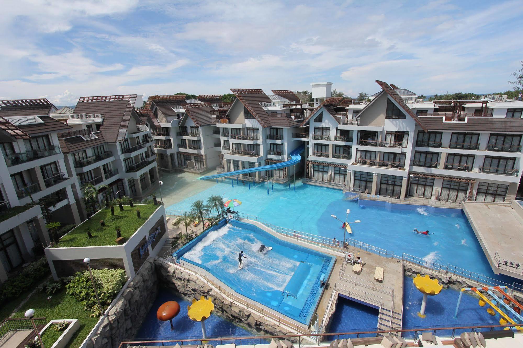 Crown Regency Courtyard Resort